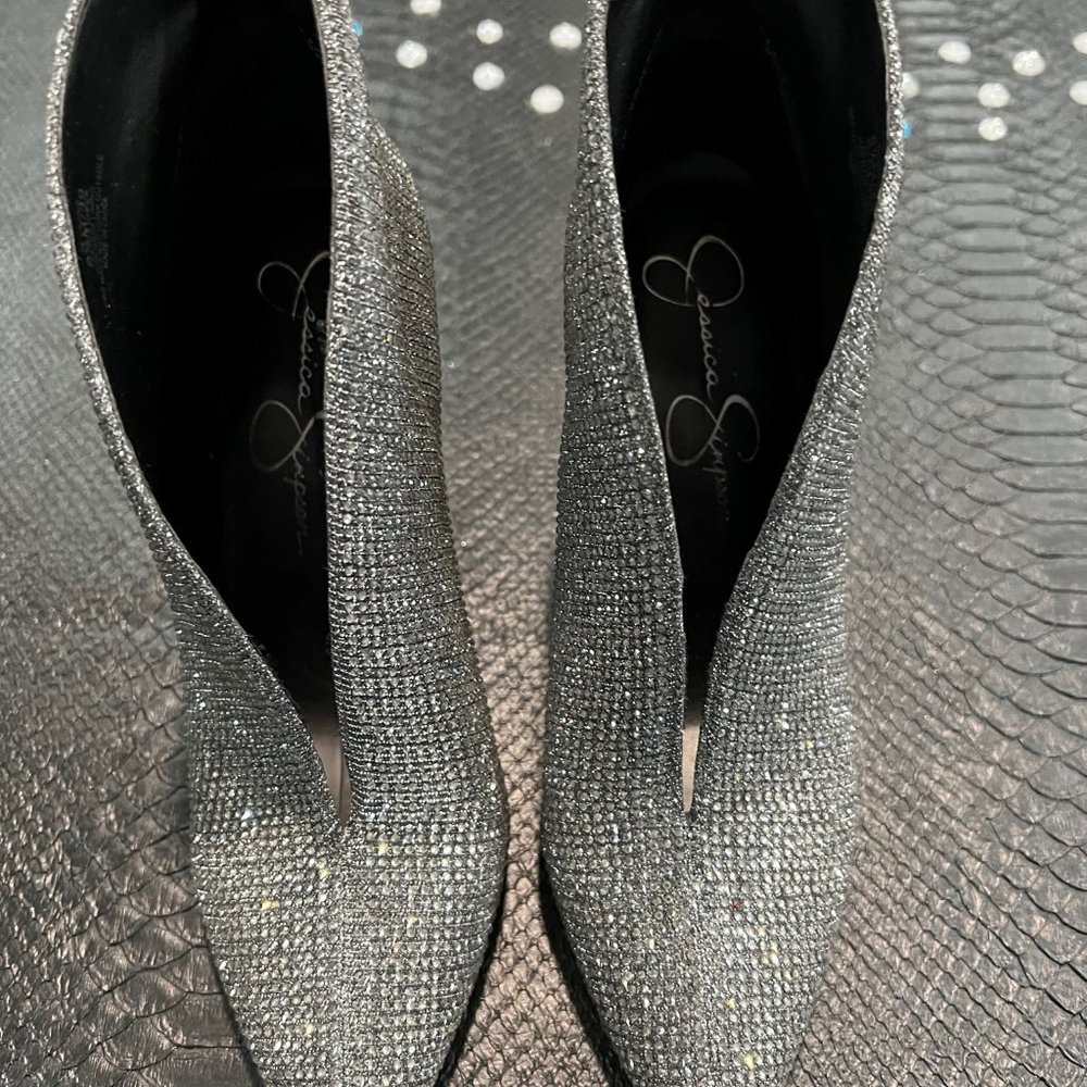 JESSICA SIMPSON GLITTER BOOTIES, SIZE 8.5, SILVER